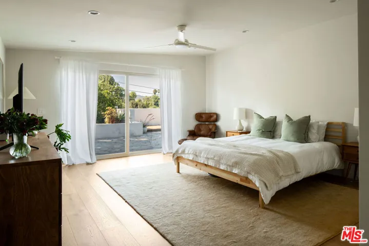 23811 Berdon Street, Woodland Hills, California 91367