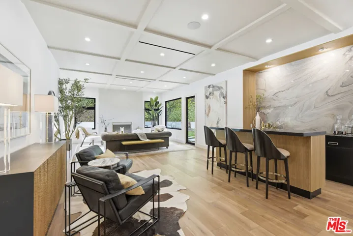 3218 Fond Drive, Encino, California 91436