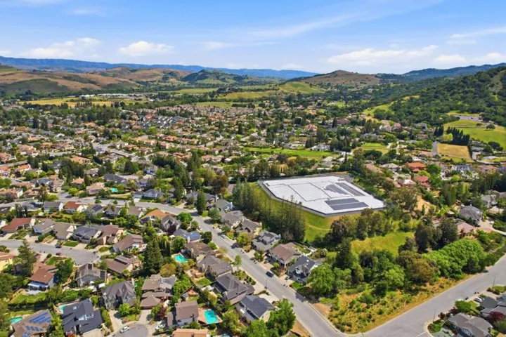 1129 Foxhurst Way, San Jose, California 95120