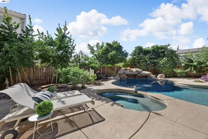 271 Kelley Mist Ct, Tracy, California 95377