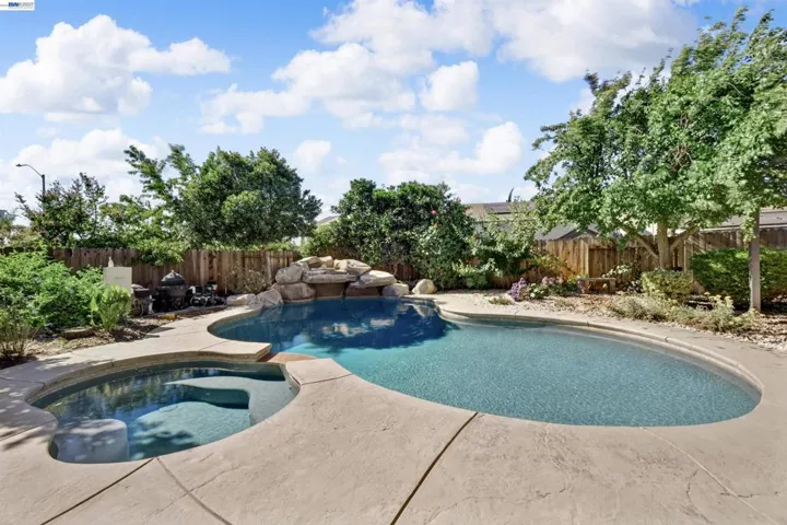 271 Kelley Mist Ct, Tracy, California 95377