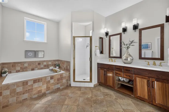 271 Kelley Mist Ct, Tracy, California 95377