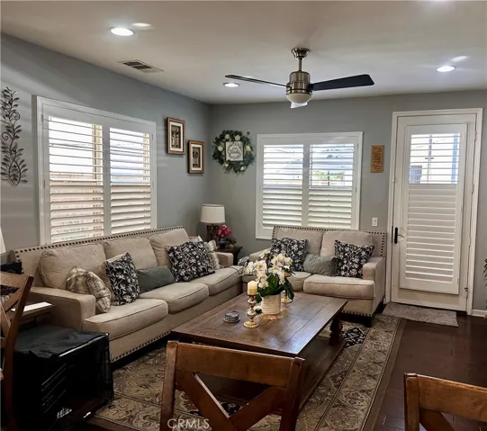 21881 Propello, Saugus, California 91350