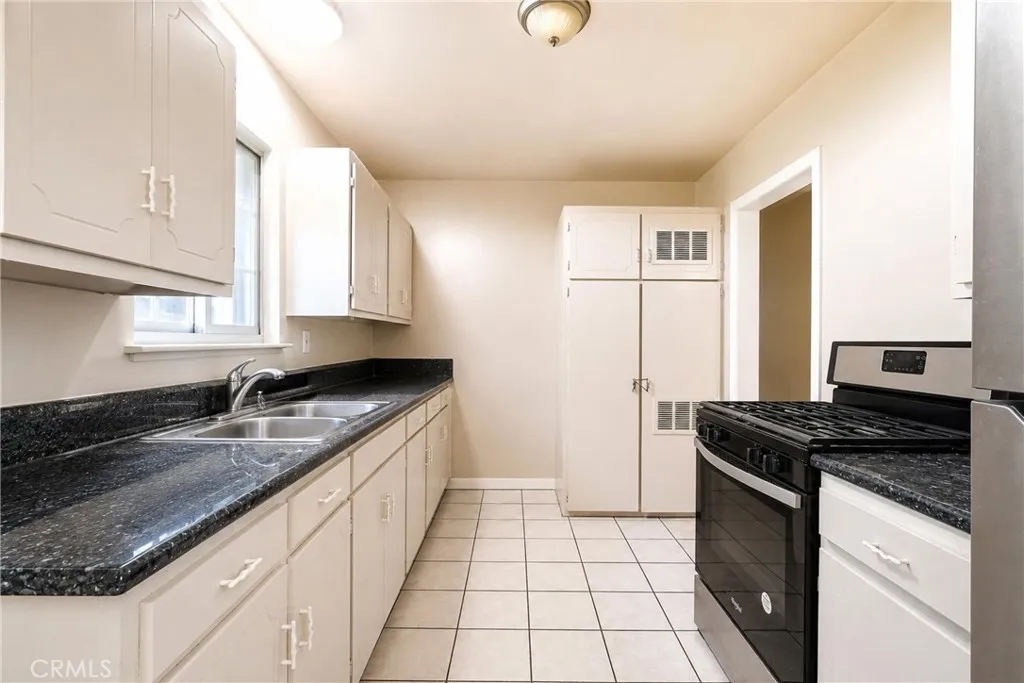 6057 Florence, Riverside, California 92504 — photo 4