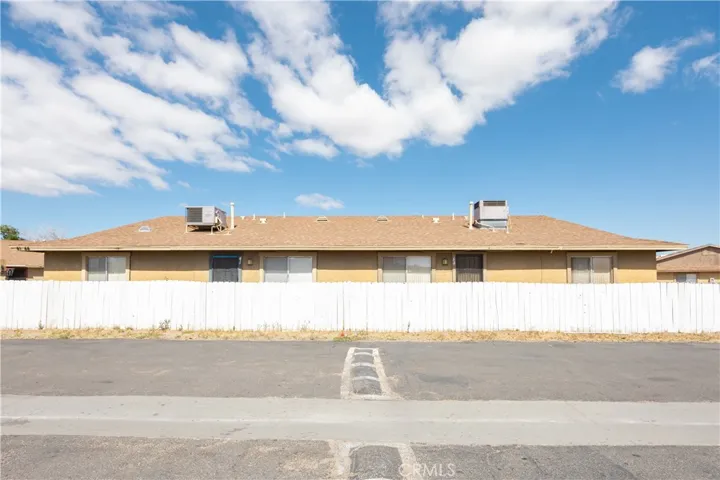 11200 Chamberlaine, Adelanto, California 92301