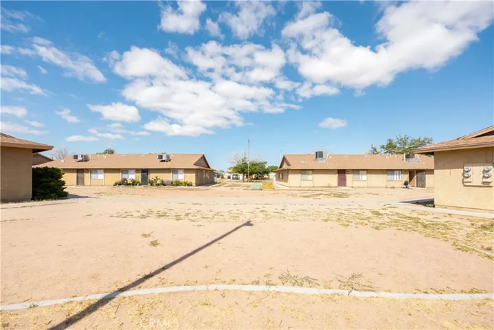 11200 Chamberlaine, Adelanto, California 92301