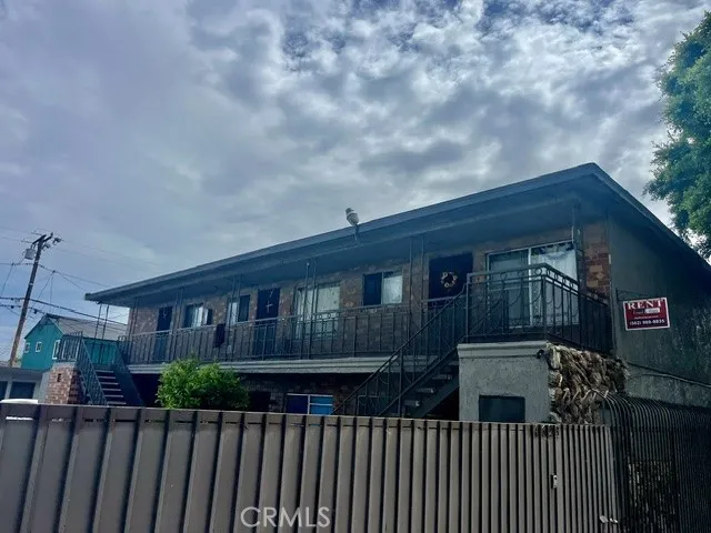 4623 E Compton, Compton, California 90221