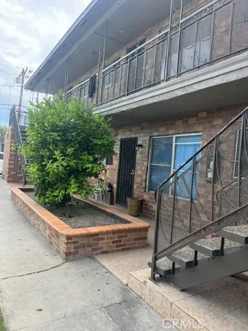 4623 E Compton, Compton, California 90221