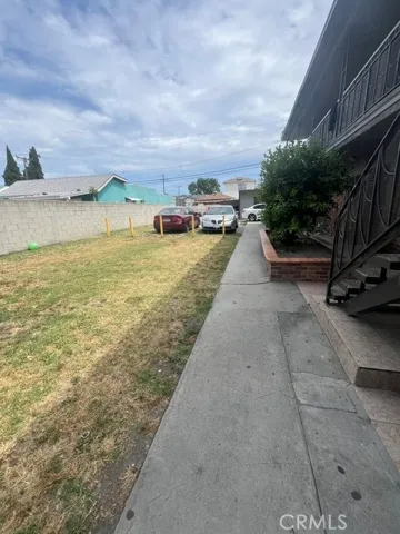 4623 E Compton, Compton, California 90221