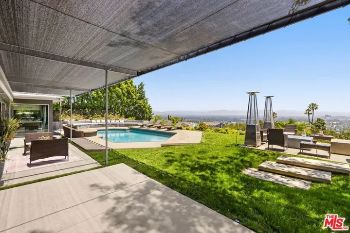 6020 Rod Avenue, Woodland Hills, California 91367