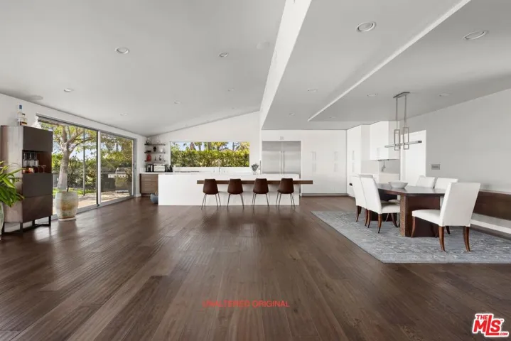 6020 Rod Avenue, Woodland Hills, California 91367
