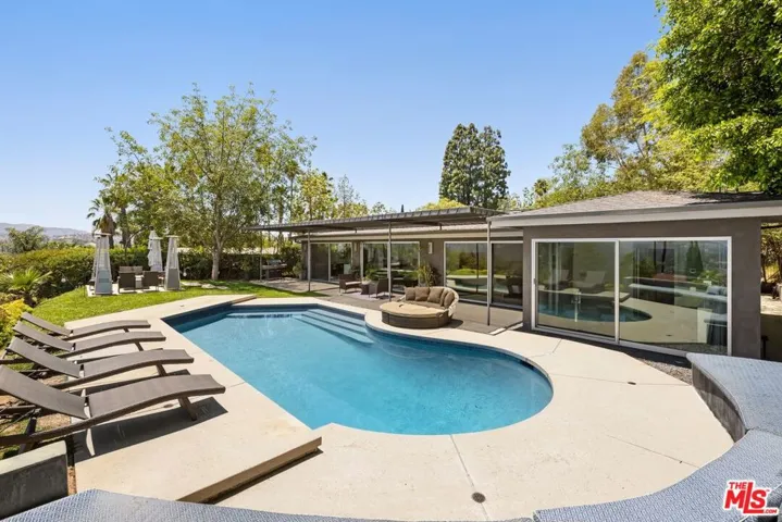 6020 Rod Avenue, Woodland Hills, California 91367