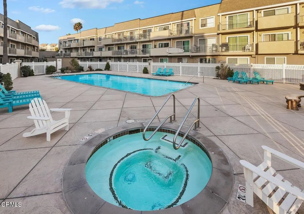 SURFSIDE 1 POOL & JACUZZI