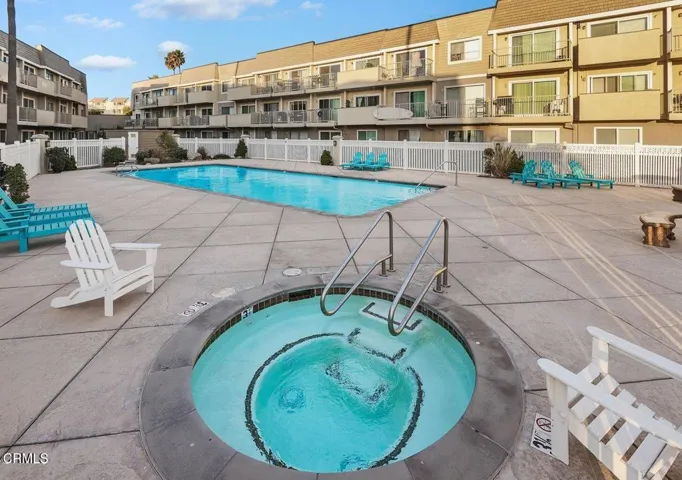 SURFSIDE 1 POOL & JACUZZI