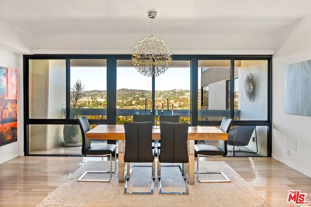Beautiful Dining with Views