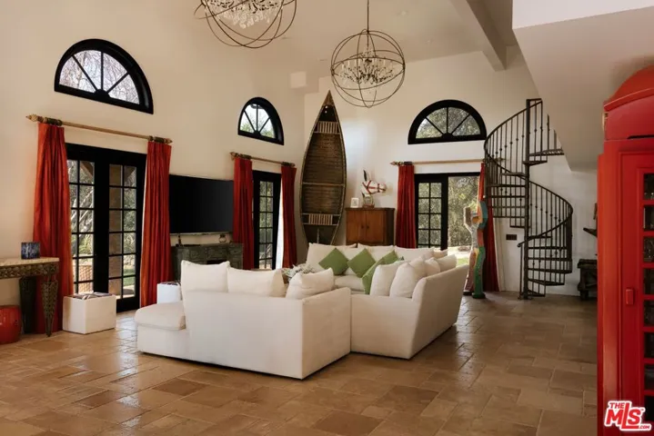 Guest living room