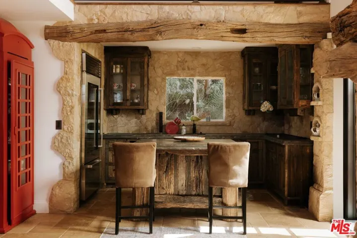 Guest kitchen