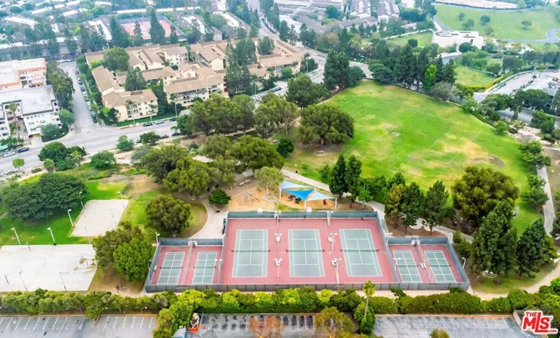 Fox Hills Park 1 Block Away