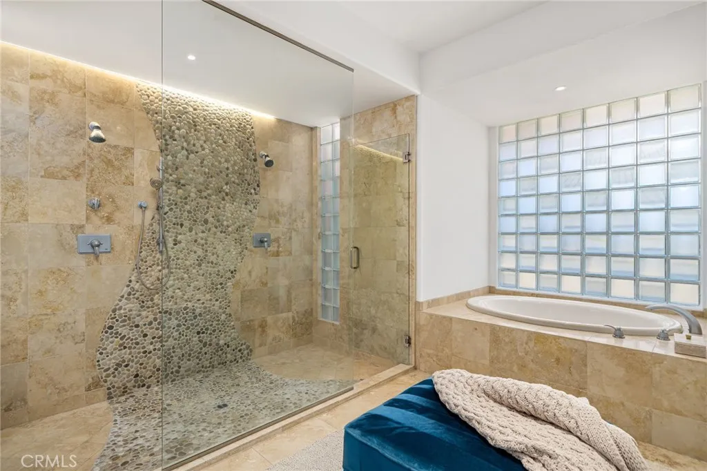 Primary Shower/Jacuzzi Tub Primary Shower/Jacuzzi Tub