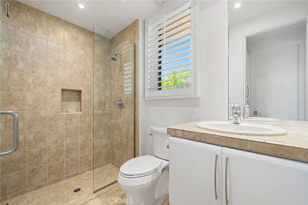 2nd Bathroom 2nd Bathroom