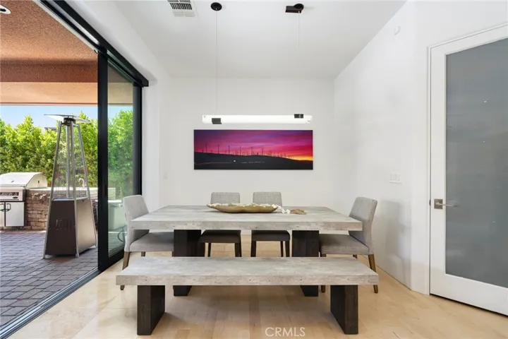 Kitchen Dining Area
