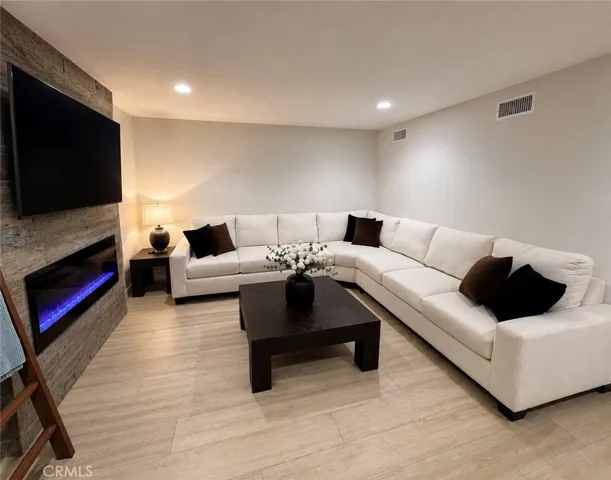 4301 Cezanne Avenue, Woodland Hills, California 91364