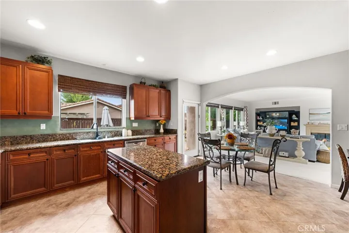 35048 Via Santa Catalina, Winchester, California 92596