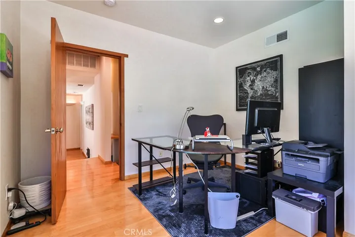 843 N Entrada, Glendora, California 91741