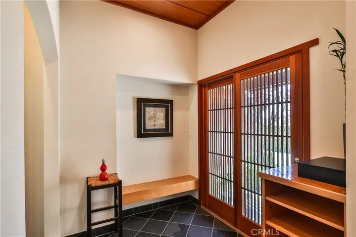 843 N Entrada, Glendora, California 91741