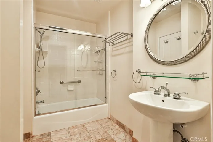 843 N Entrada, Glendora, California 91741