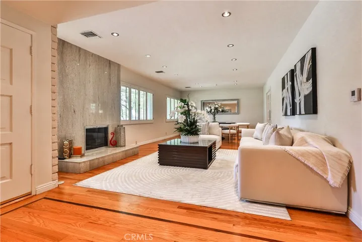 843 N Entrada, Glendora, California 91741