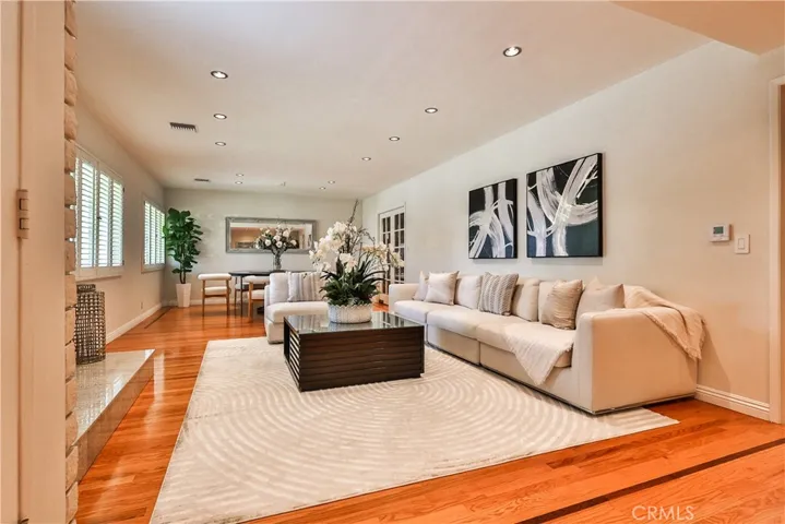 843 N Entrada, Glendora, California 91741