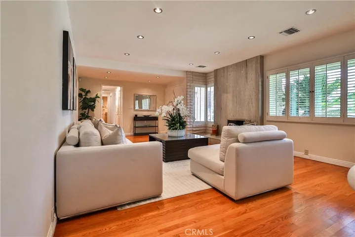 843 N Entrada, Glendora, California 91741