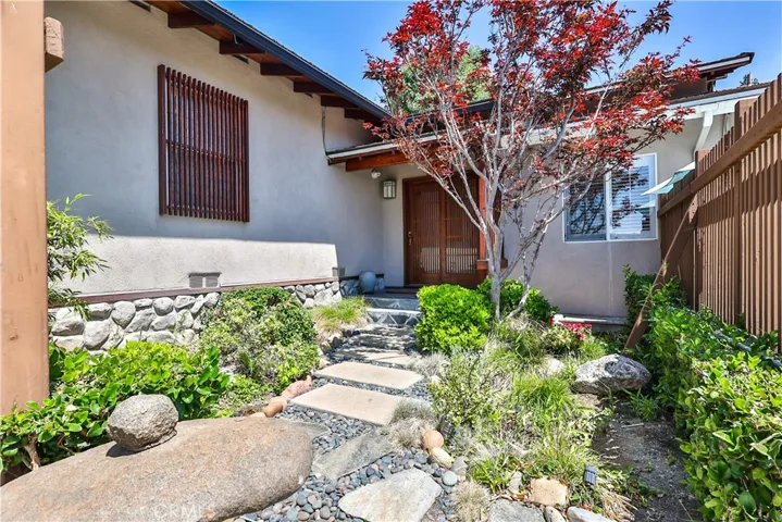 843 N Entrada, Glendora, California 91741