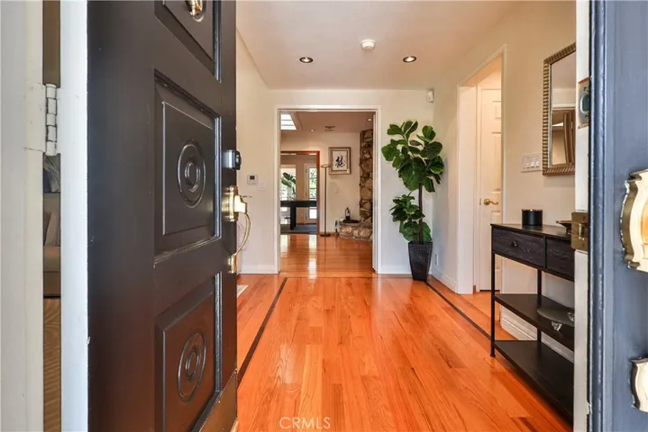 843 N Entrada, Glendora, California 91741