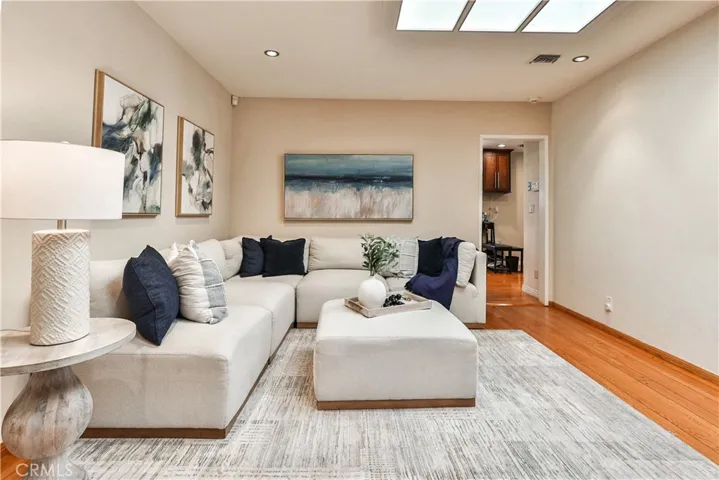 843 N Entrada, Glendora, California 91741
