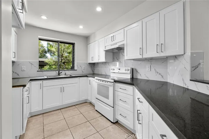 25269 Pine Creek Lane, Wilmington, California 90744