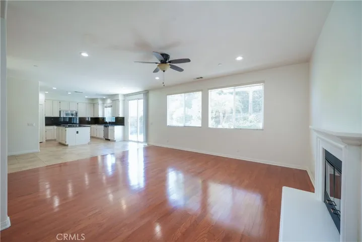 Family Room w/Fireplace