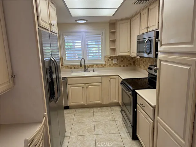 2246 Via Mariposa E B, Laguna Woods, California 92637