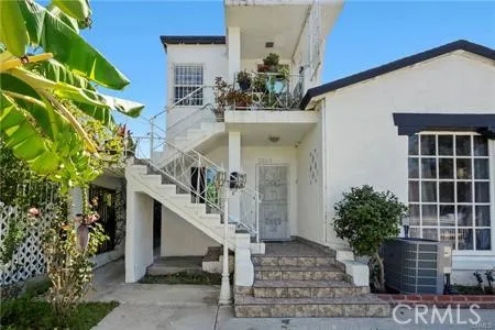 2546 S Bronson, Los Angeles, California 90018 — photo 4