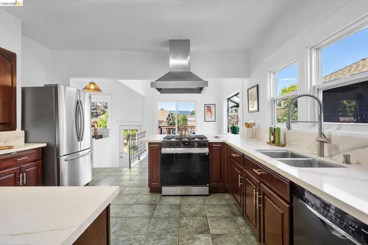 3107 Central Ave, Alameda, California 94501