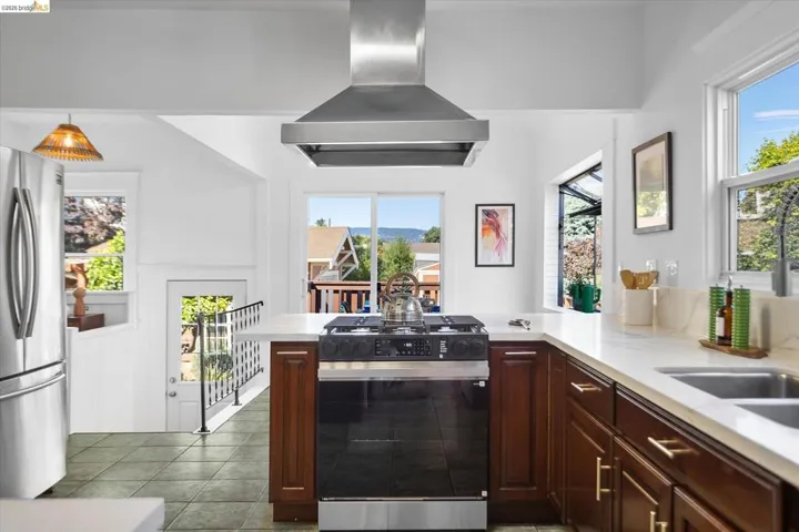 3107 Central Ave, Alameda, California 94501