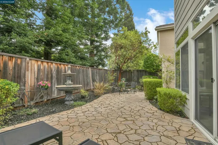 508 Valley View Court, Martinez, California 94553-3562