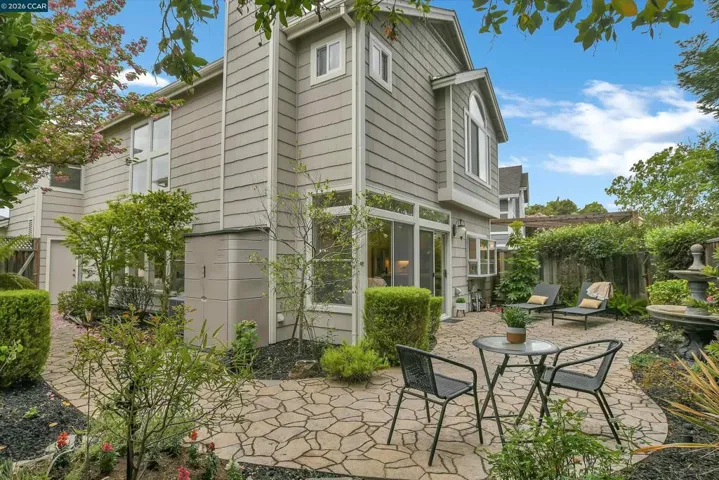 508 Valley View Court, Martinez, California 94553-3562