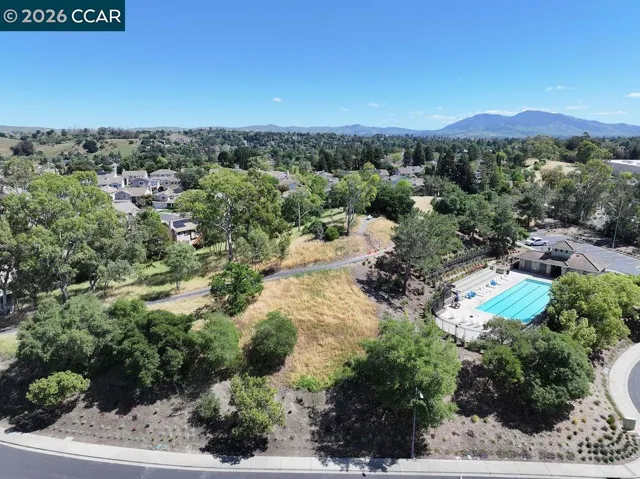 508 Valley View Court, Martinez, California 94553-3562