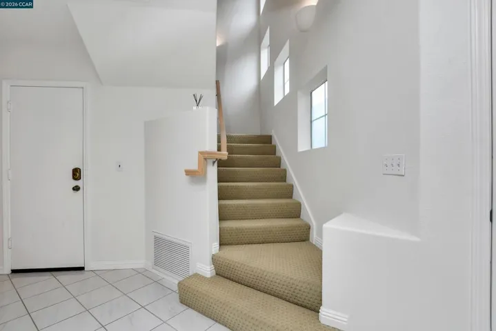 508 Valley View Court, Martinez, California 94553-3562