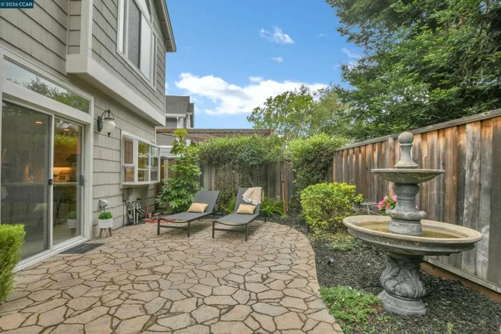 508 Valley View Court, Martinez, California 94553-3562