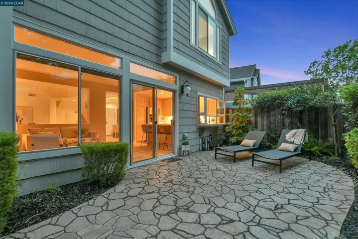 508 Valley View Court, Martinez, California 94553-3562