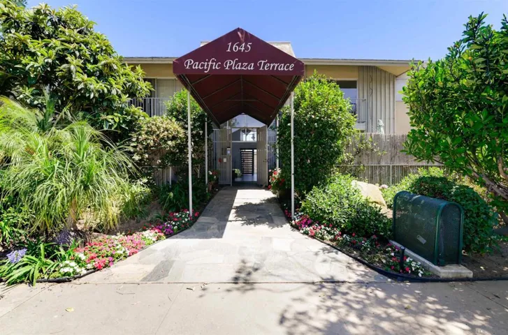 1645 Emerald 1o, San Diego, California 92109