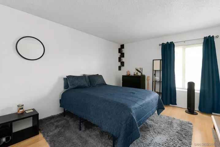 1645 Emerald 1o, San Diego, California 92109